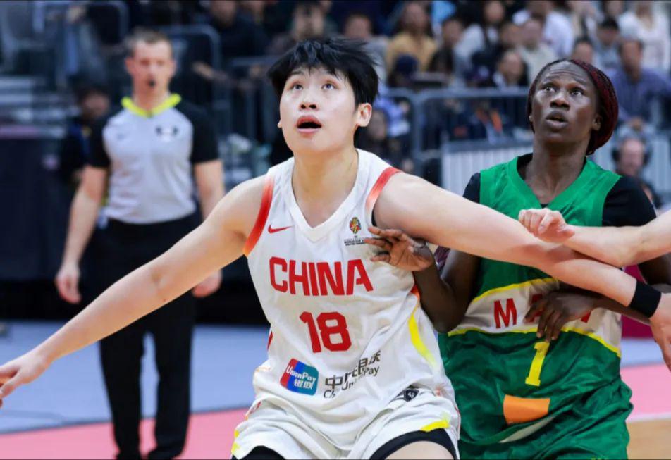 九游app-带了又不用!广东大腿3战仅2分4板,球迷质问:为何不选刘禹彤?